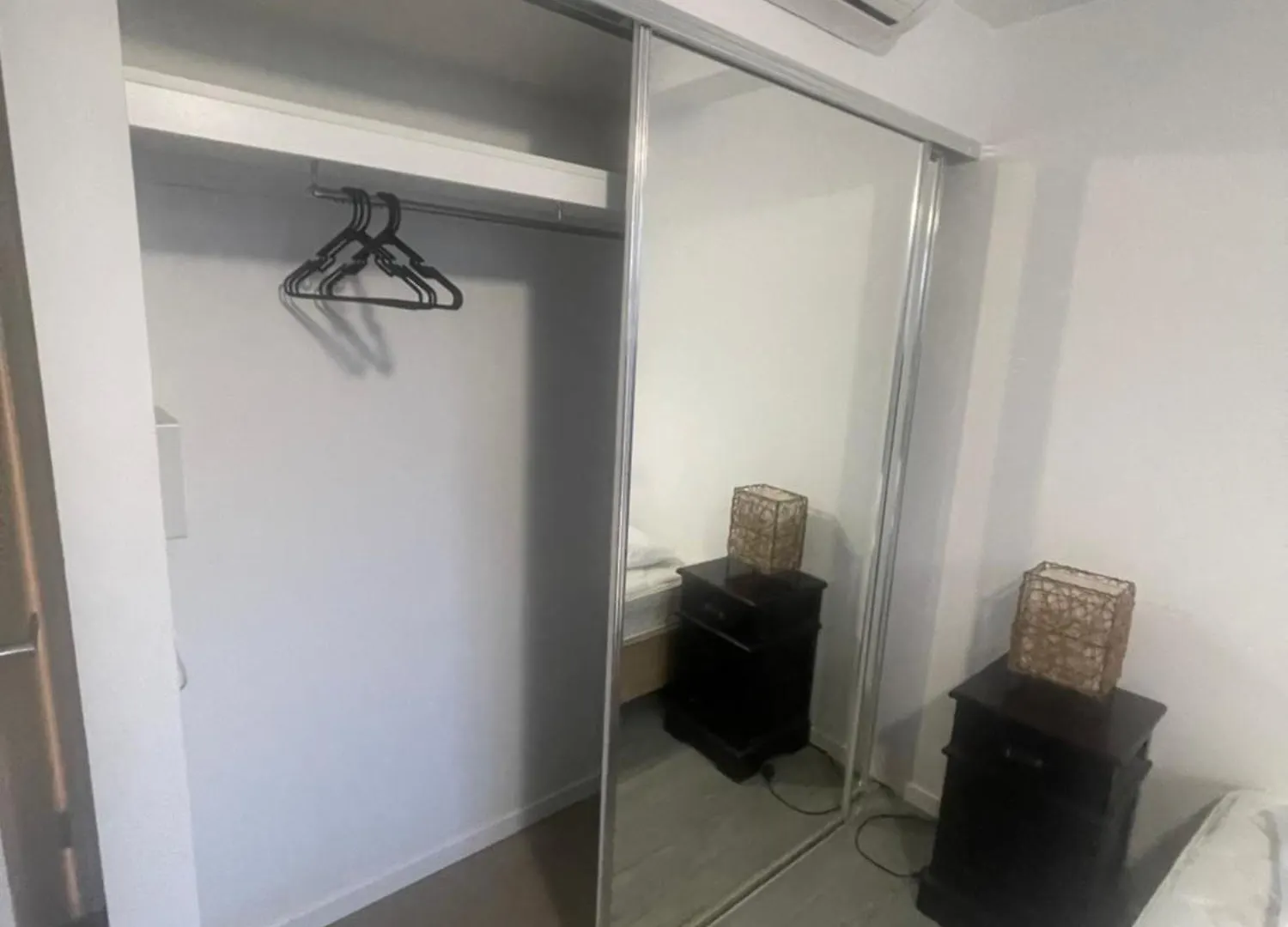 Spacious 2 Bedroom Apartment In Central Brisbane 0*,