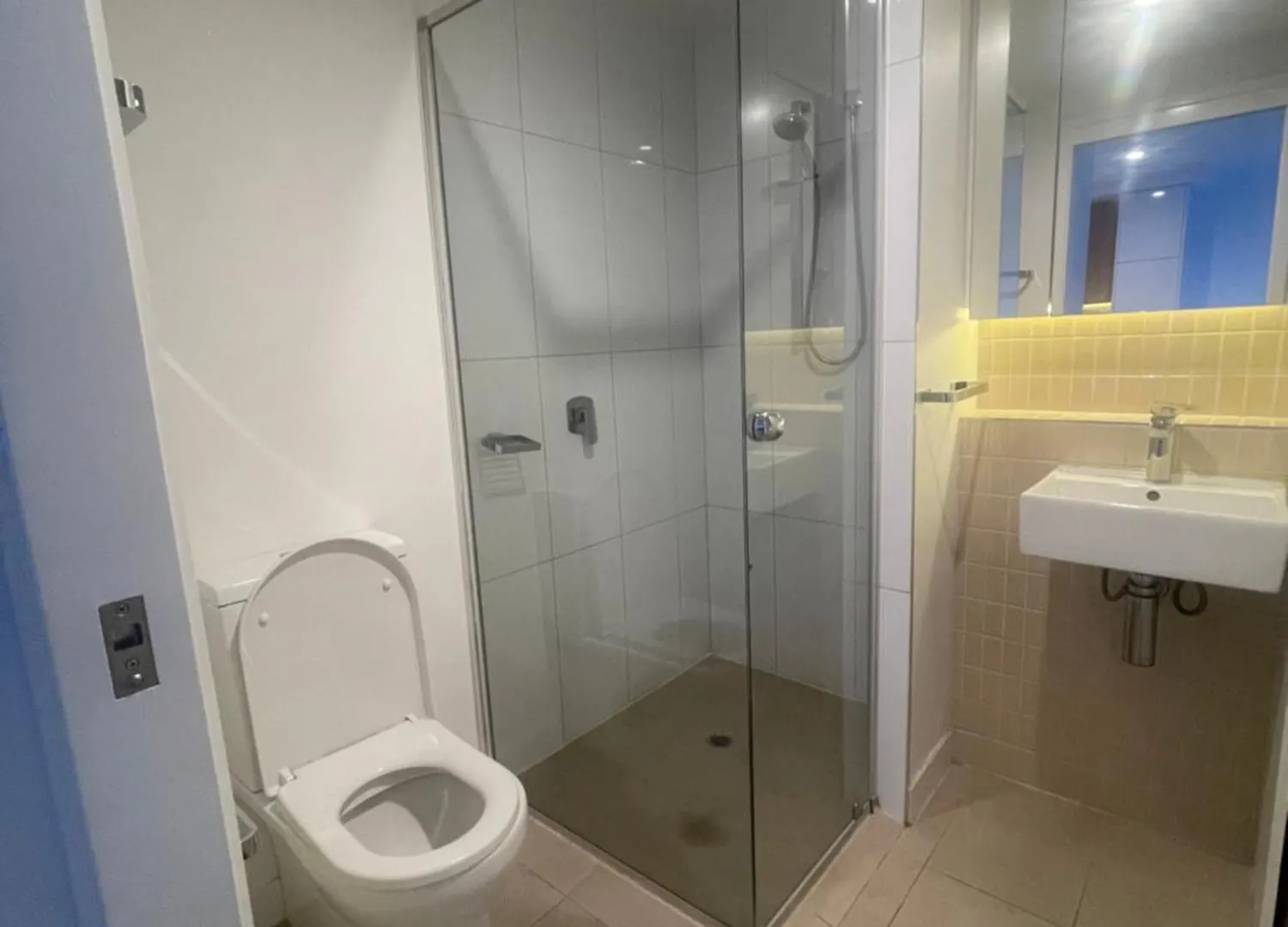Spacious 2 Bedroom Apartment In Central Brisbane 0*,  Austrálie