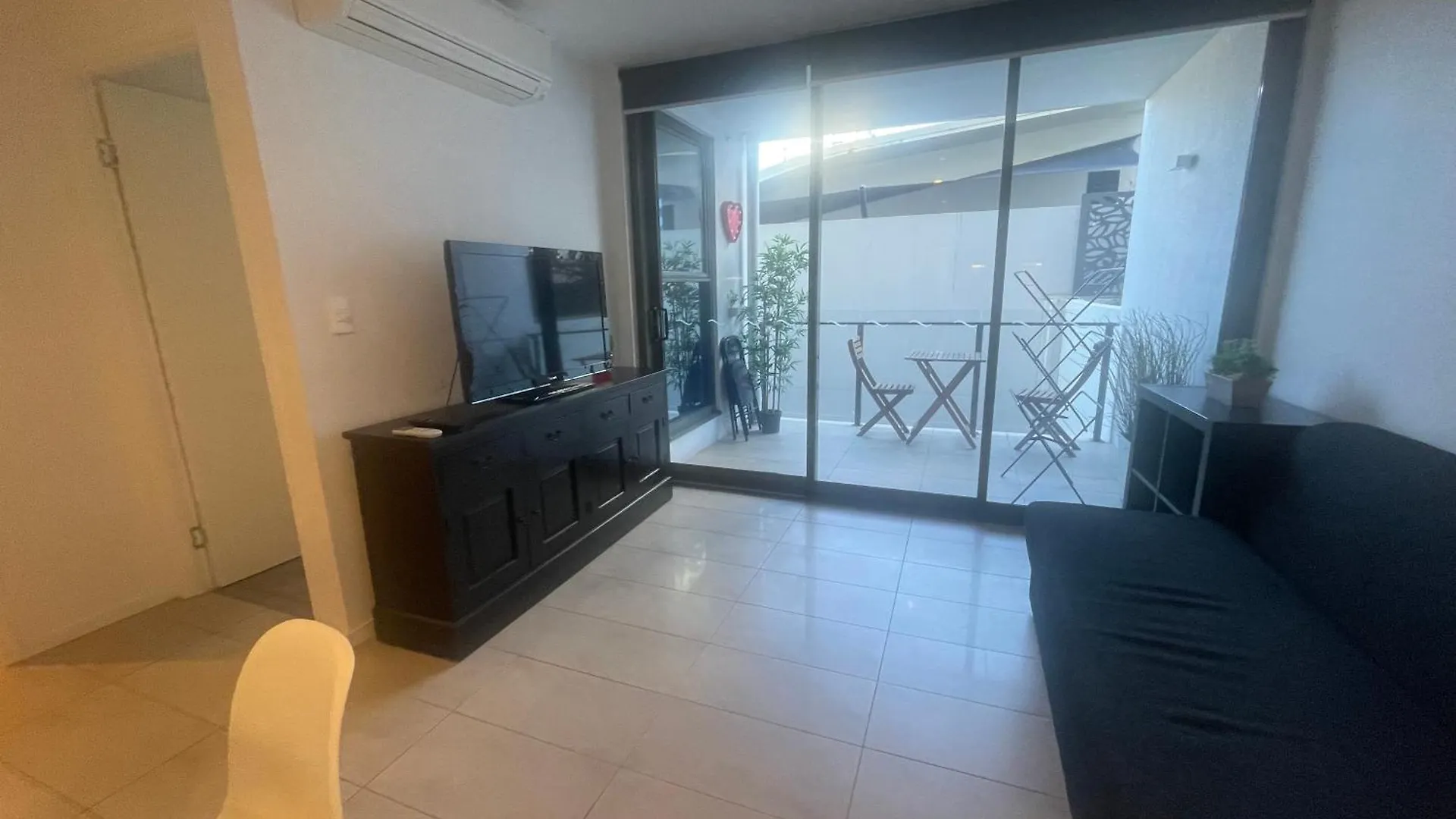 Spacious 2 Bedroom Apartment In Central Brisbane