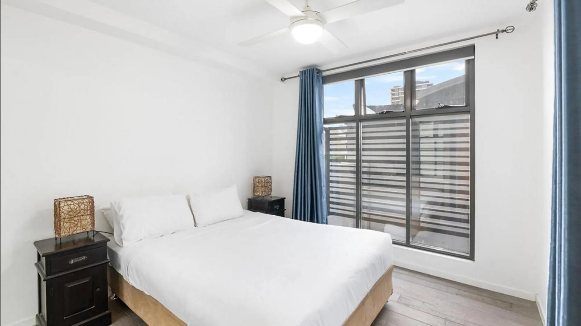 Spacious 2 Bedroom Apartment In Central Brisbane 0*,